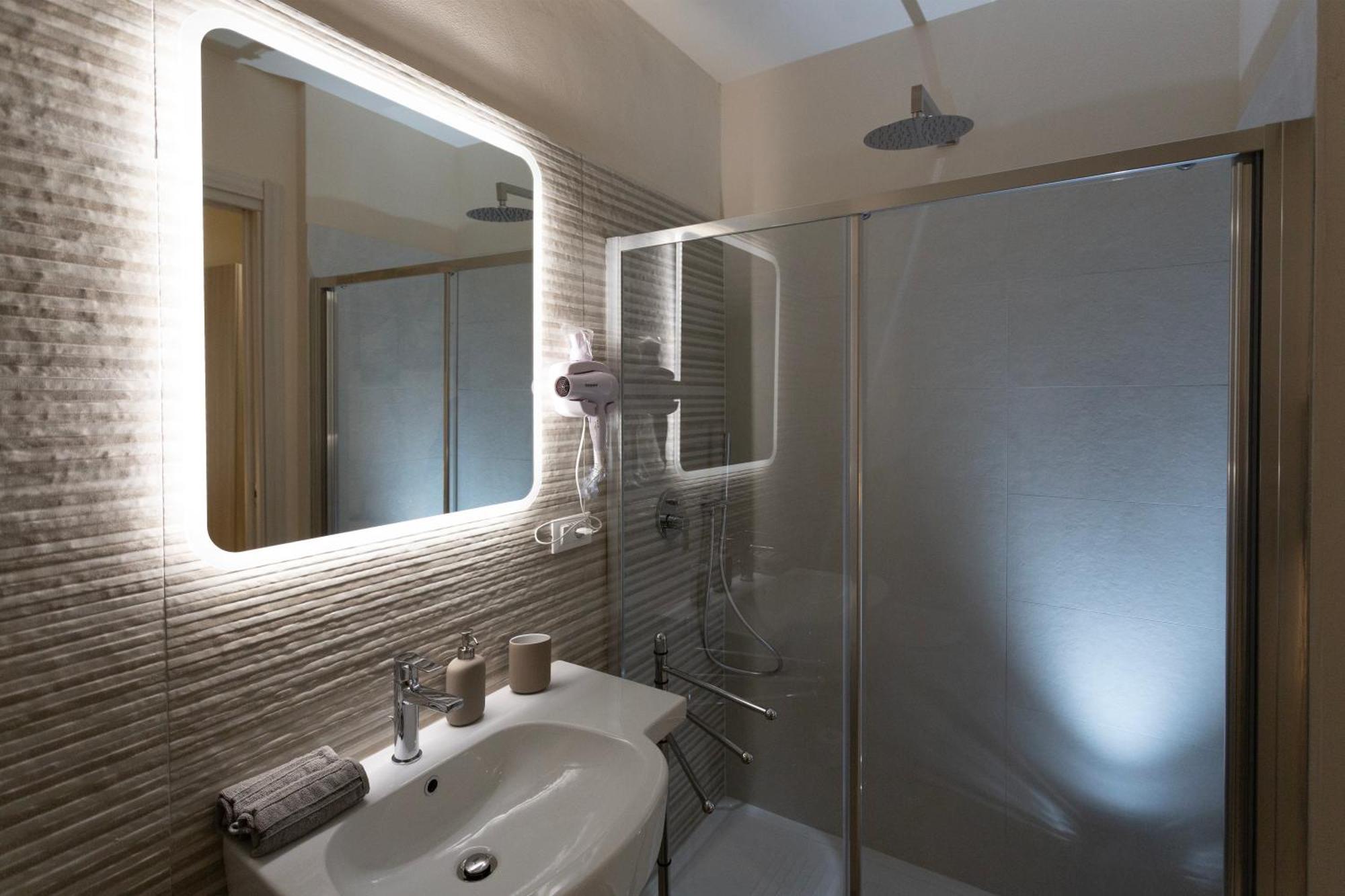 The Bricks B&B Free Parking 比萨 外观 照片